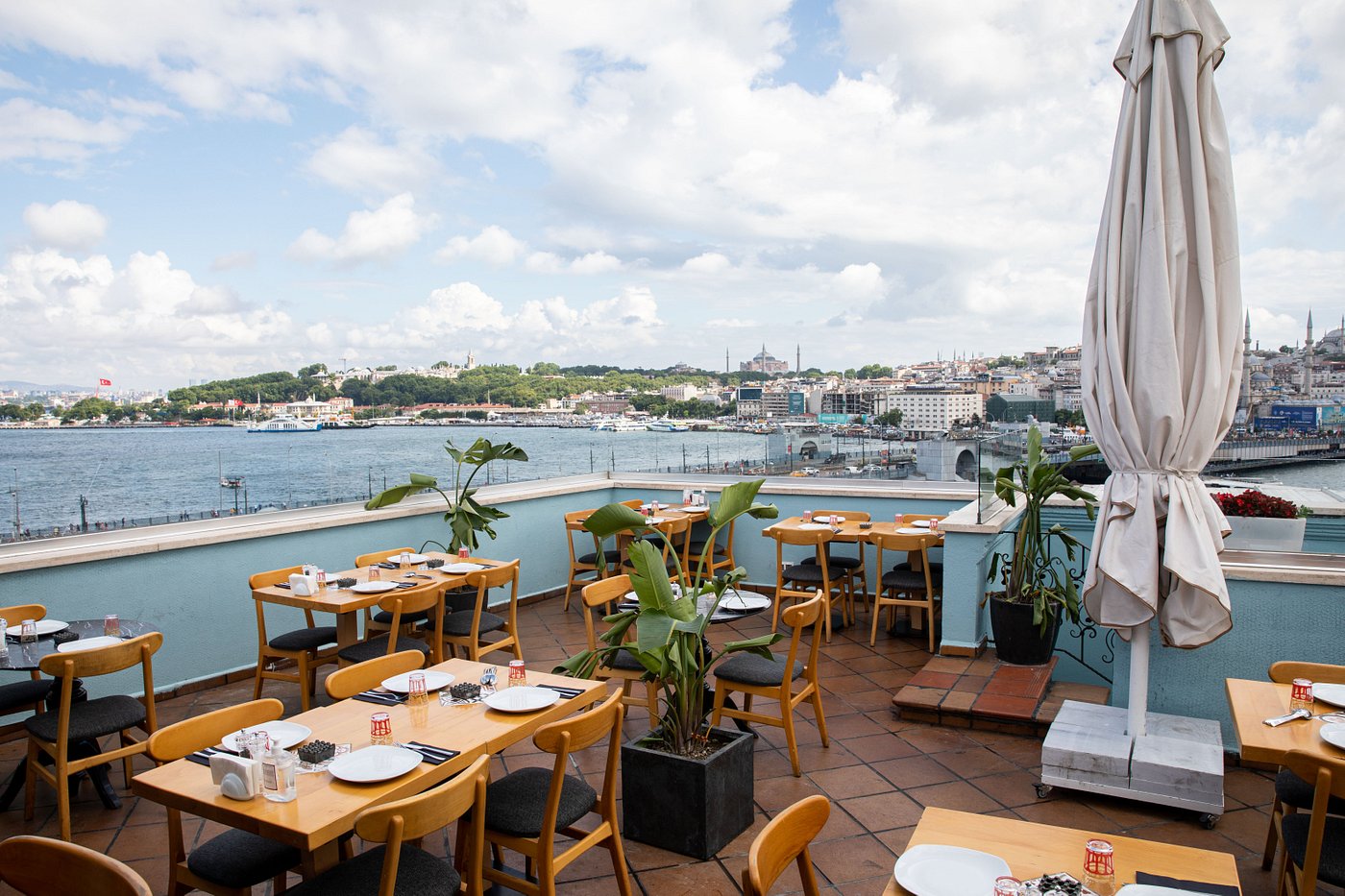 Ali Ocakbaşı Karaköy: Eşsiz Lezzet ve Atmosferin Kalbi
