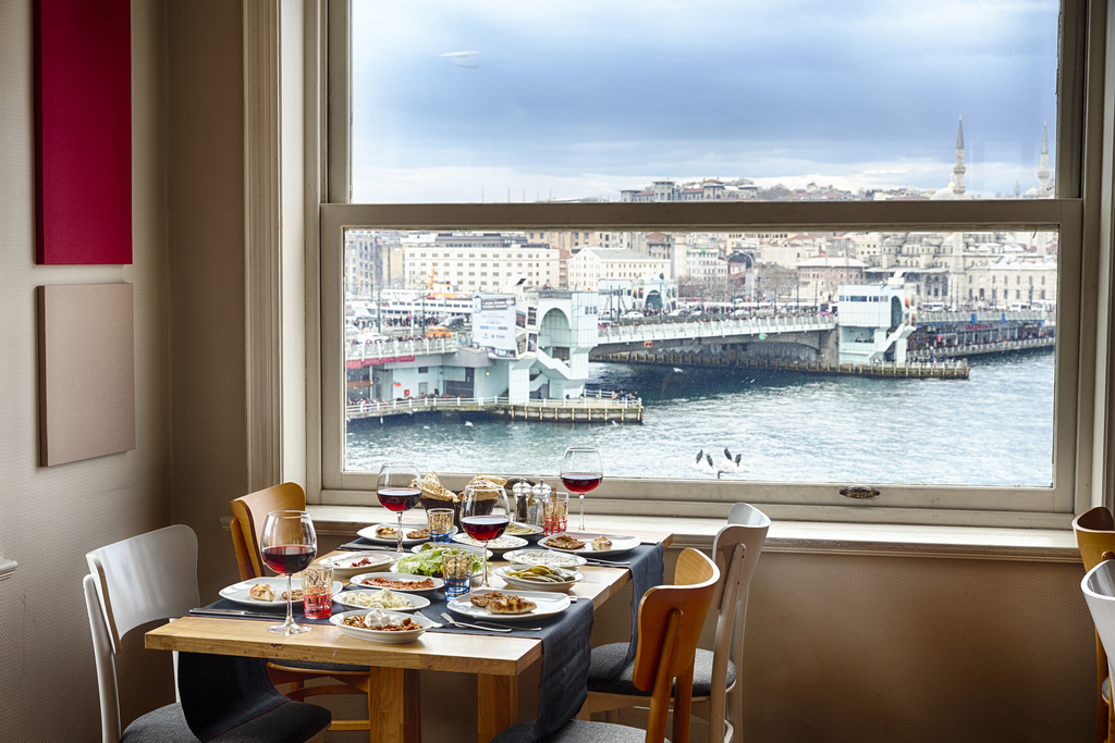 İstanbul’un Bib Gourmand Gururu: Ali Ocakbaşı Karaköy, Tatbak, Nazende ve Pandeli ile Lezzetin Zamansız Yolculuğu