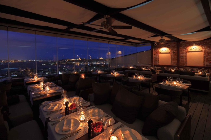 LE FUMOIR AT GEORGES HOTEL GALATA